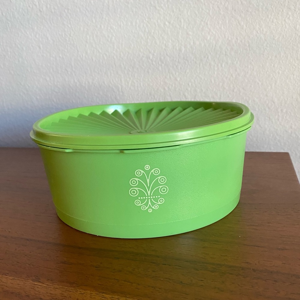 Vintage Tupperware 1204 Green Apple Servalier Canister With Top Lid Seal 1205...